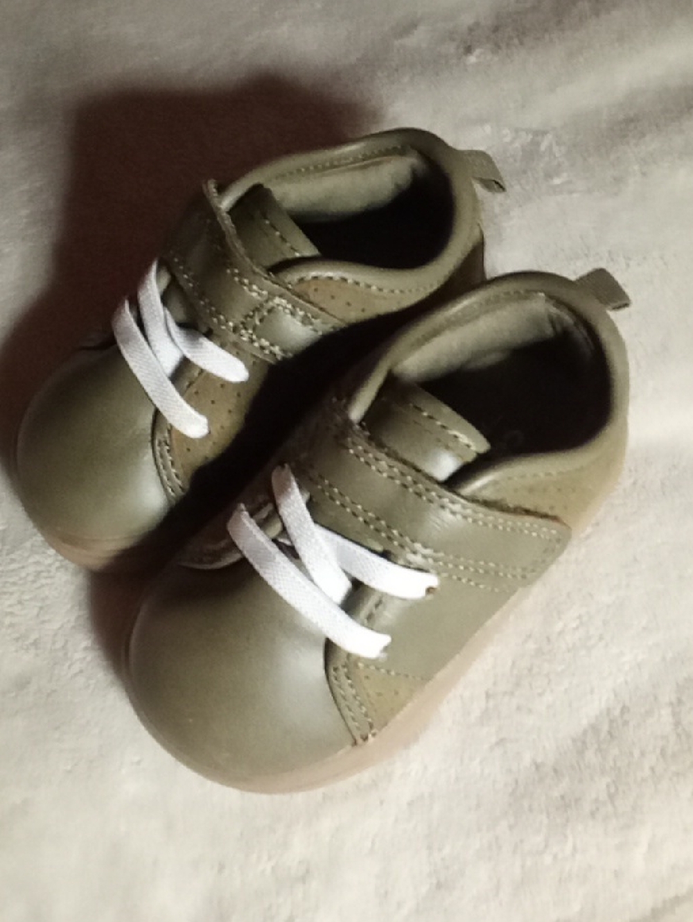 CARTERS Kids Olive Green Casual Lace-Up Shoes SIZE 4 LIL ONES